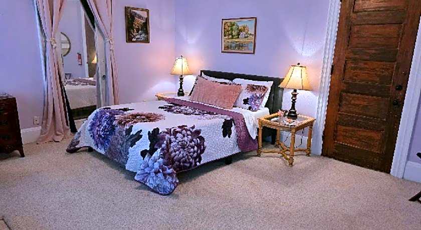 The Kings Throne Inn and Guest House