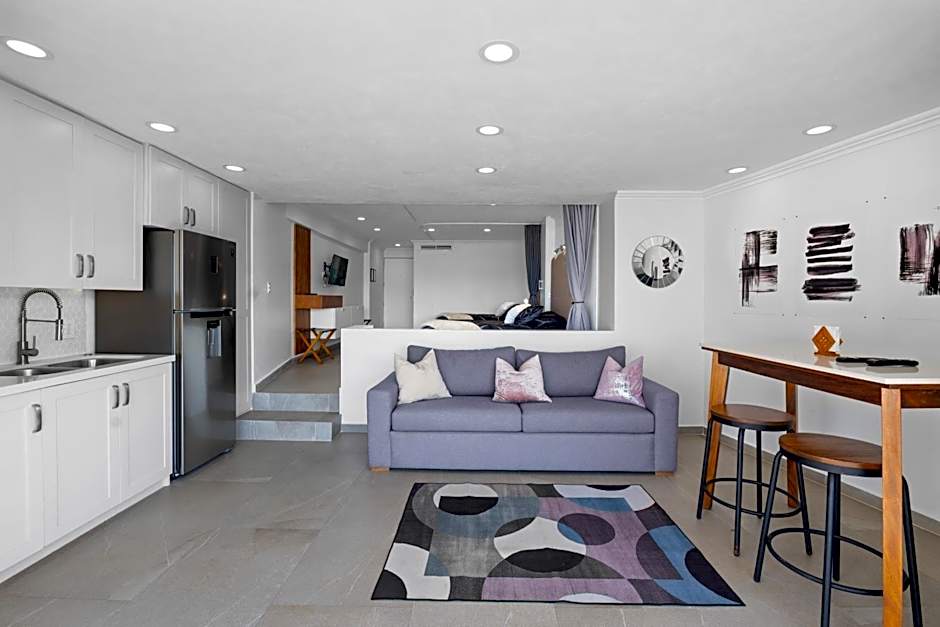 Luxury Condo just steps away from the Beach!