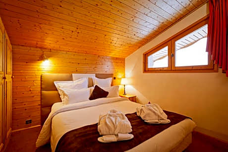 Suite with Mountain View