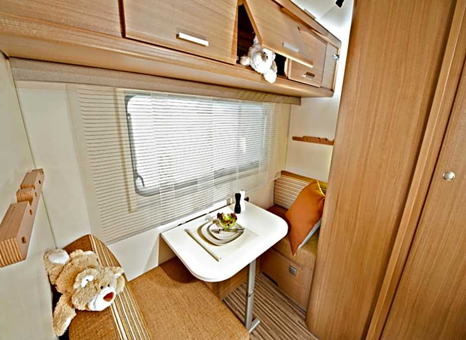 Photo 1 of 4 of Caravan
