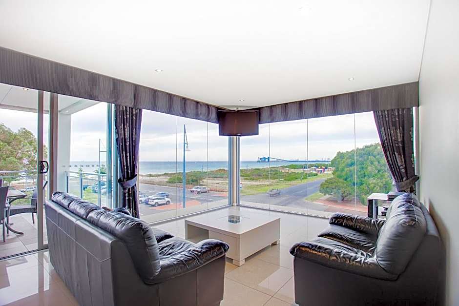 Spinnakers by Rockingham Apartments