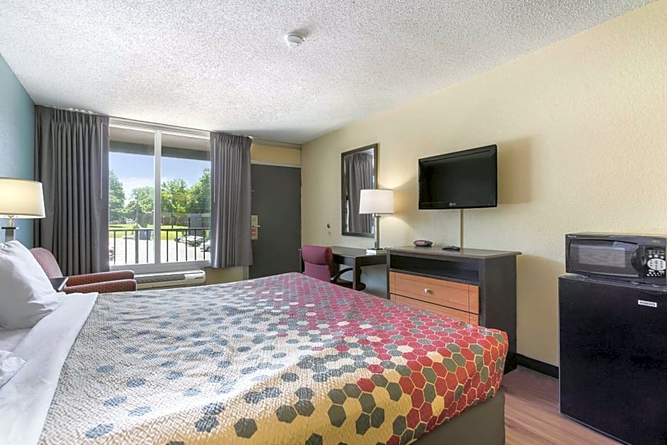 Econo Lodge Gallatin - Metro Nashville