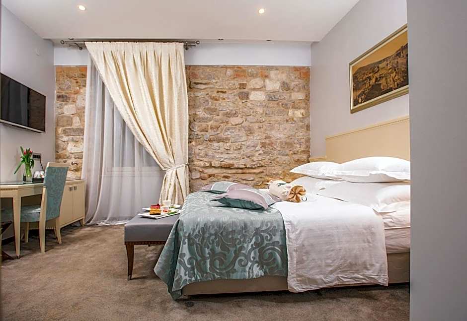 Photo 1 of 10 of Standard 1 Double Bed or 2 Beds