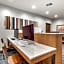 Holiday Inn Express & Suites Dallas North - Addison By IHG