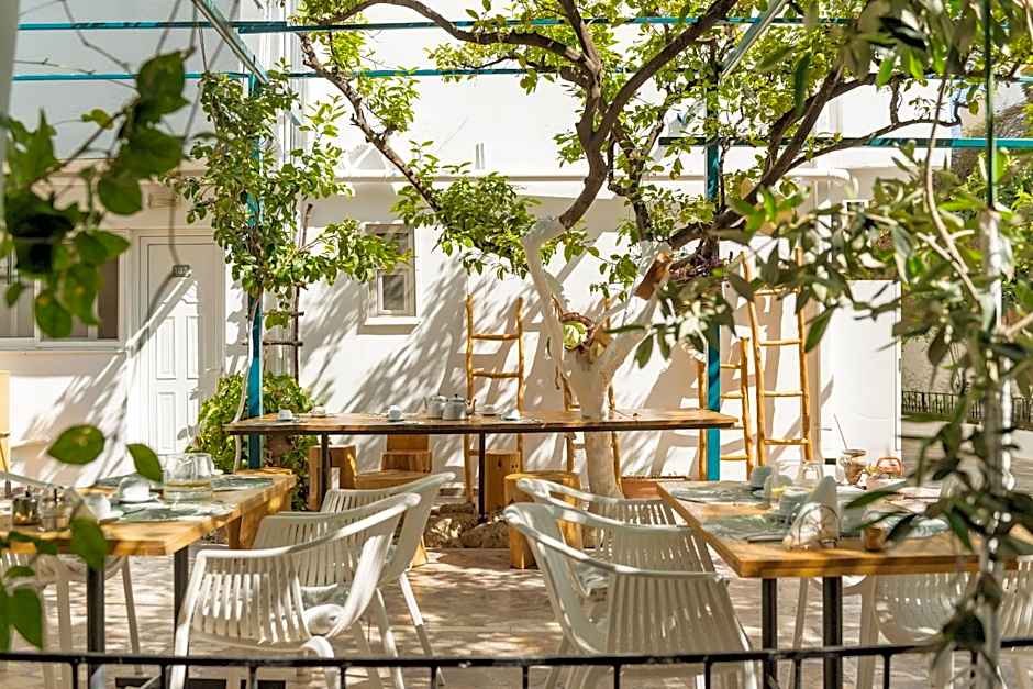 Lefka Hotel & Apartments