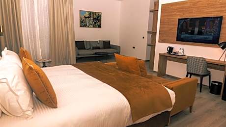 Suite with Garden View