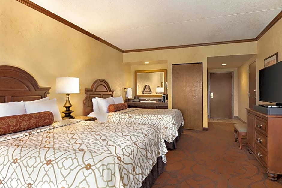 Chateau on the Lake Resort Spa and Convention Center