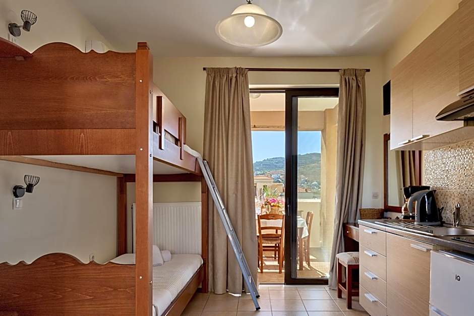 Villa Gereoudis Sea View Rooms Pool & Bar