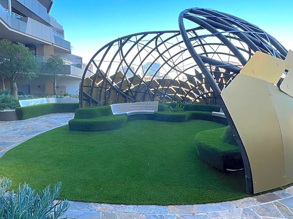Wsp quiet apartment in CBD with free parking