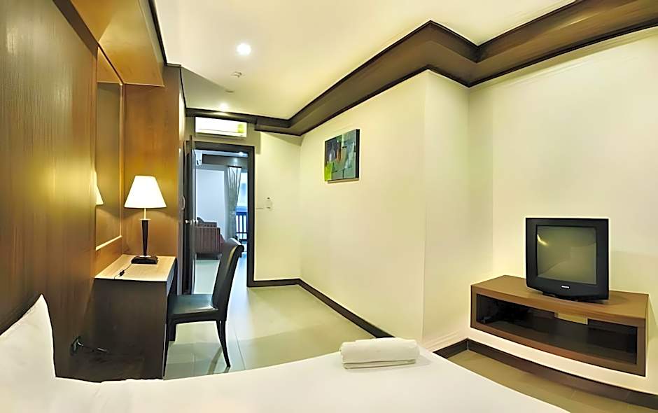 Ratana Hotel Chalong