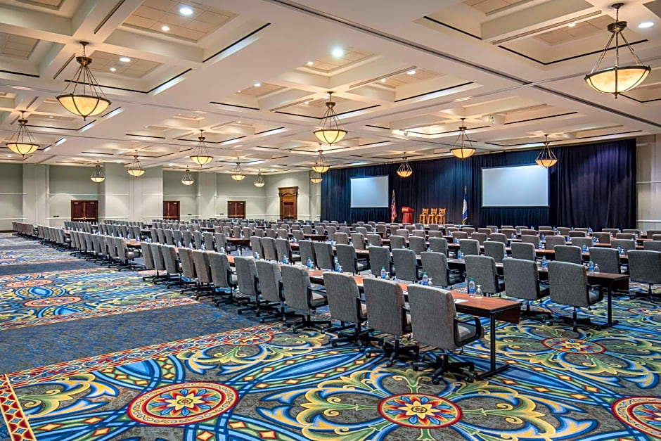 Hotel Roanoke - Conference Center Curio Collection by Hilton