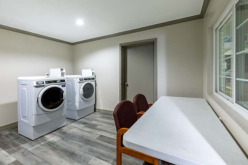 Days Inn by Wyndham Baytown TX