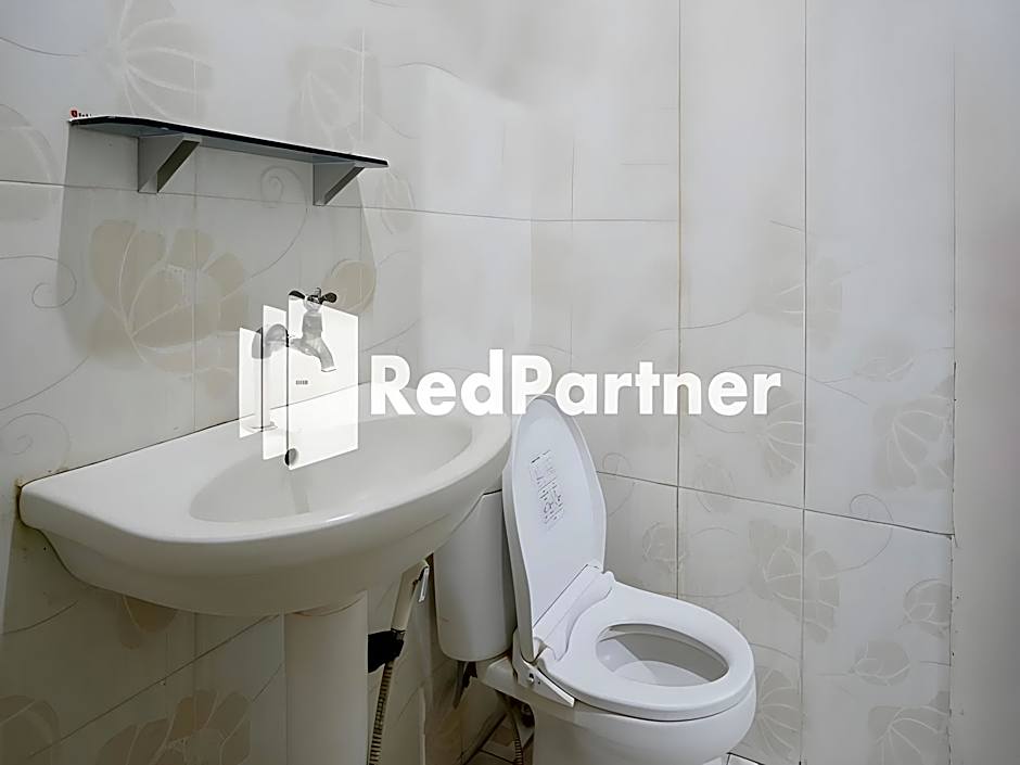 Pondok Hijau Syariah Mitra RedDoorz @ Citraland Surabaya