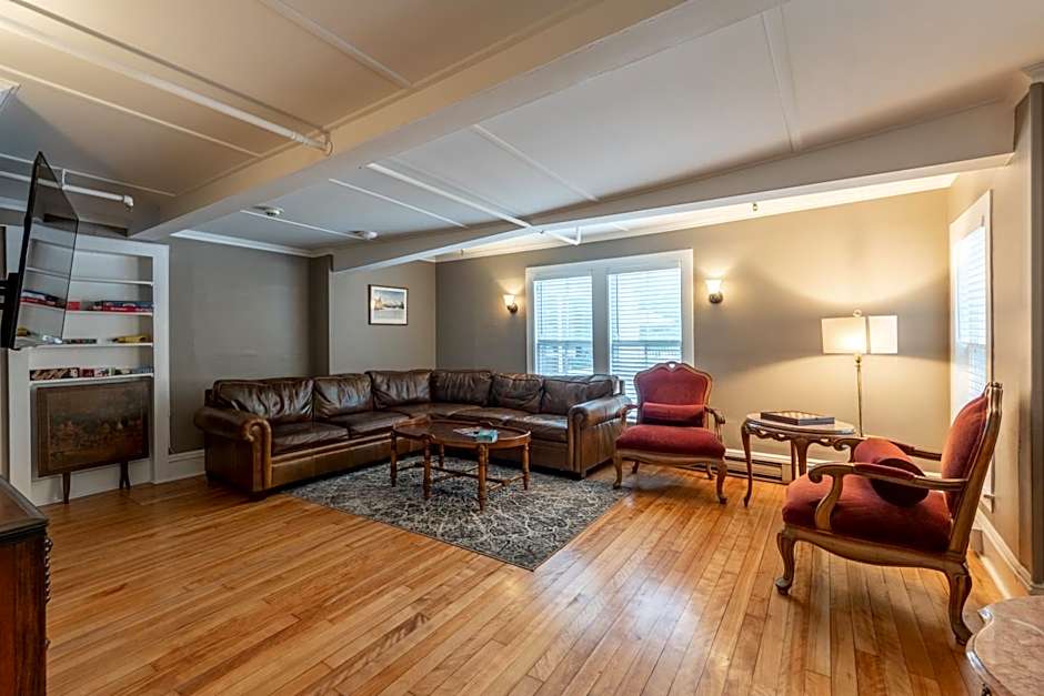 Cranmore Mountain Lodge Bed & Breakfast