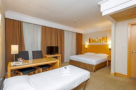 Deluxe Double Room with Extra Bed