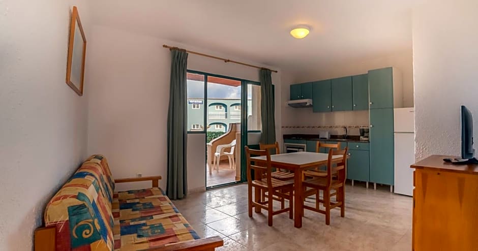 Apartamentos Lentiscos by MIJ