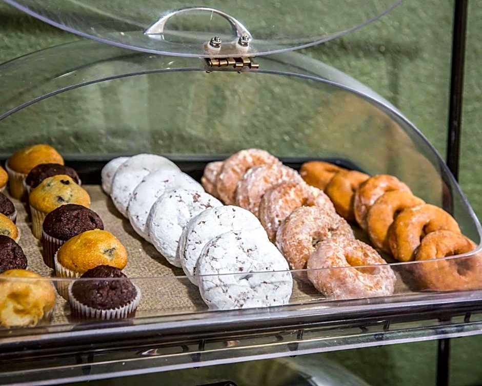 Rodeway Inn & Suites Plymouth Hwy 64