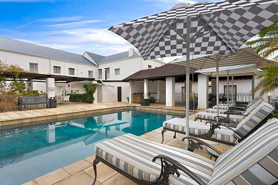 Swartberg Hotel, Cork Tree Collection