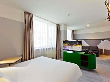 Room with Queen Bed and Sofa Bed
