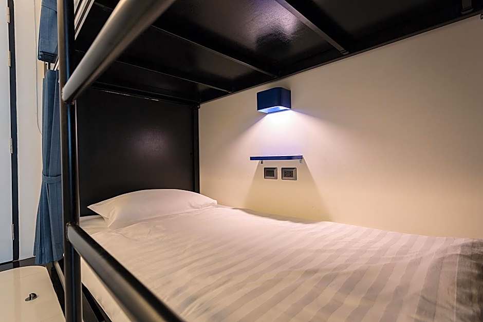 BearPacker Patong Hostel