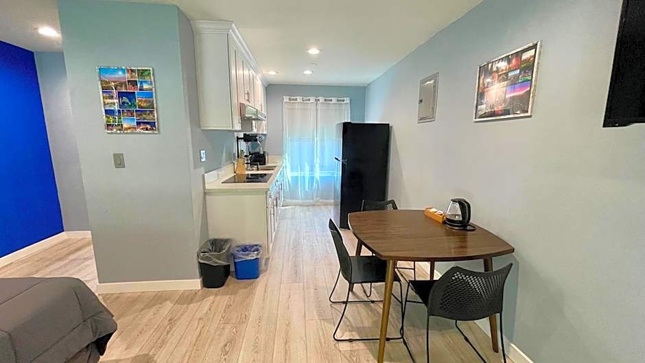 Quintessence ApartHotel