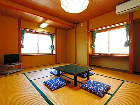 Japanese-Style Quadruple Room