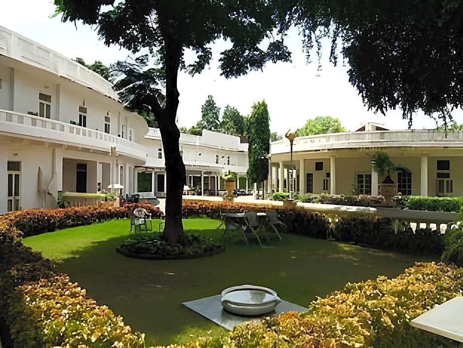 Garden Hotel