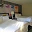 7 Springs Inn & Suites