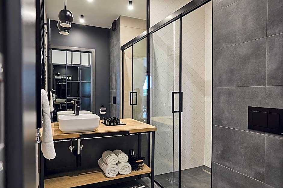 The Bridge Suites Hotel