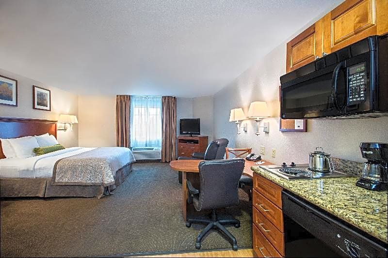 Candlewood Suites Perrysburg