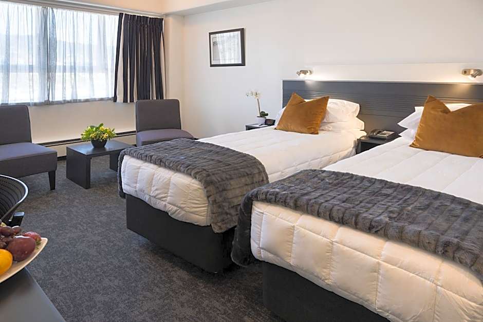 Bay Plaza Hotel