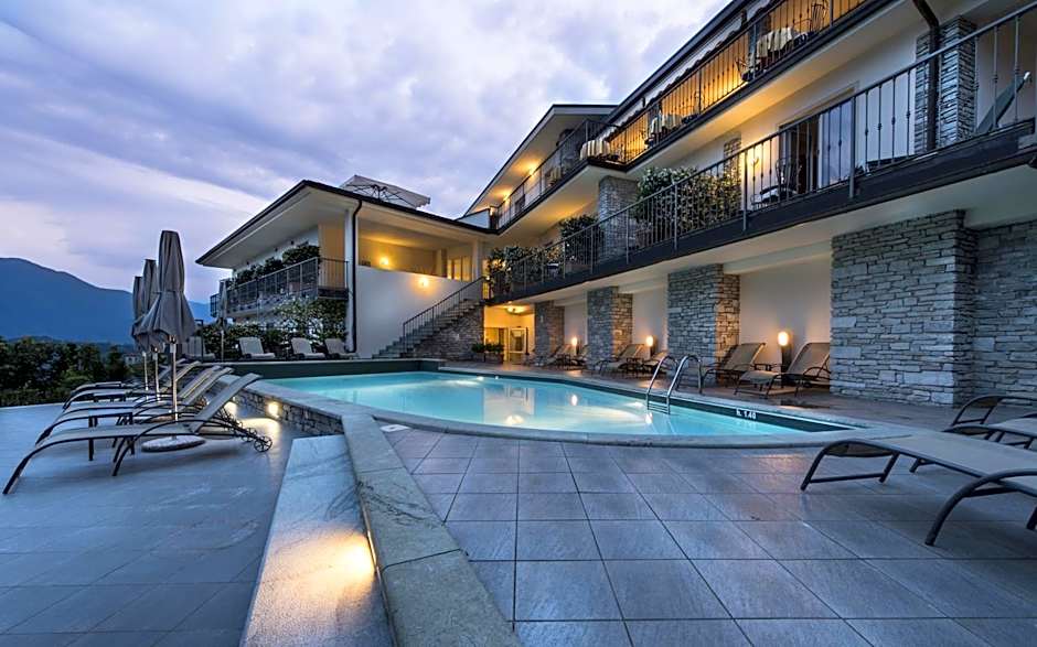 Photo 1 of 50 of Hotel La Perla