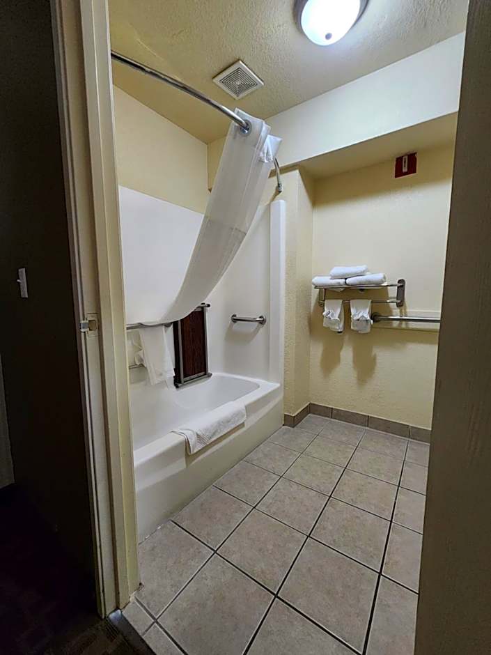 Quality Inn I-70 at Wanamaker