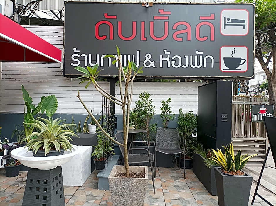 Double D Rooms & Cafe