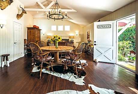 Stables Inn