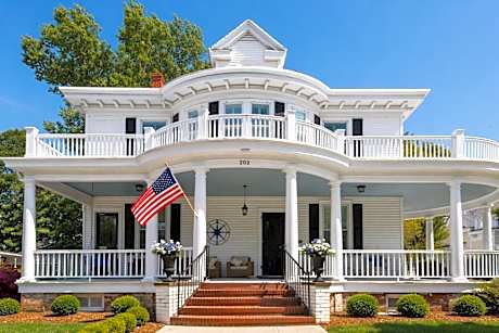 The Edenton Collection-Captain's Quarters Inn