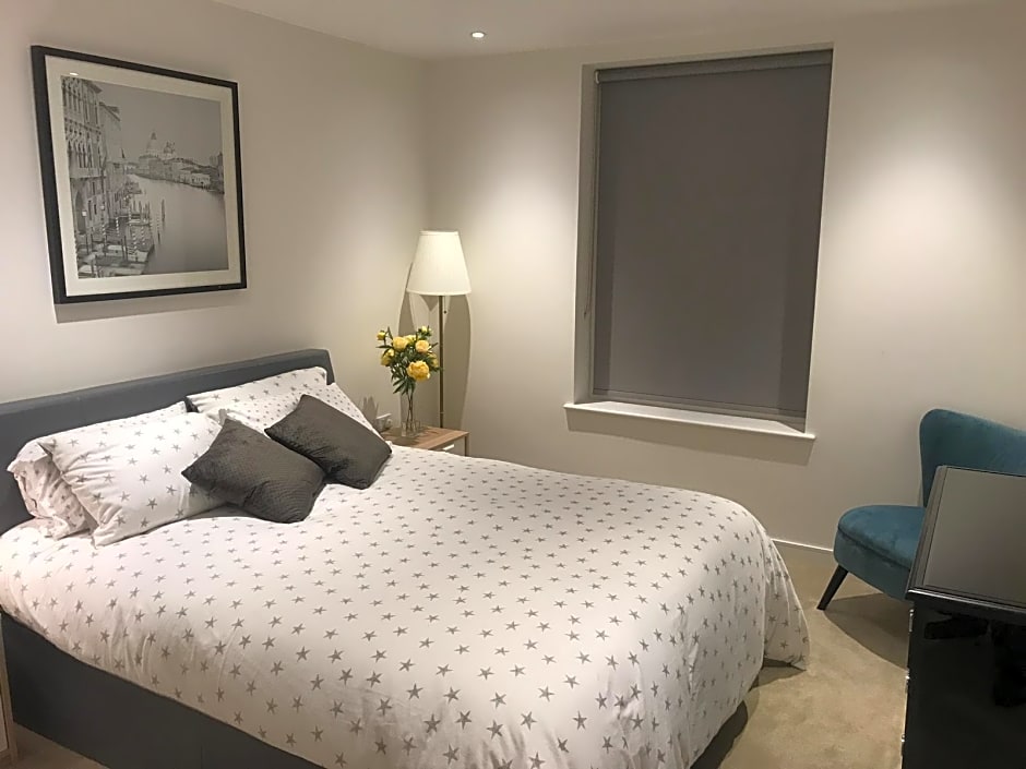 Kew Bridge Apartments