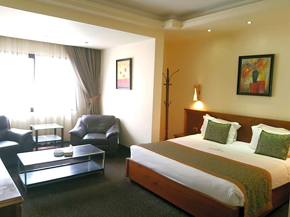 Madisson Hotel