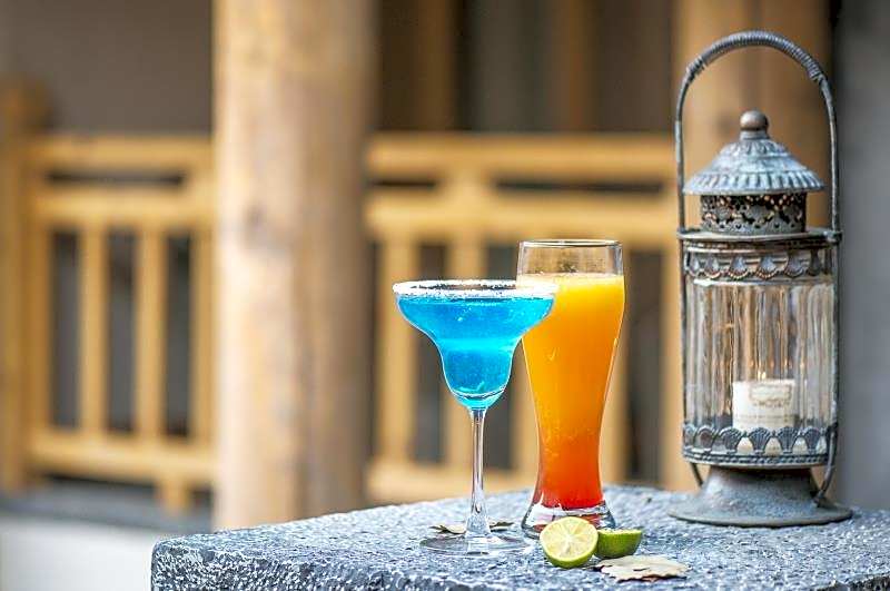 Arro Khampa by Zinc Journey Lijiang