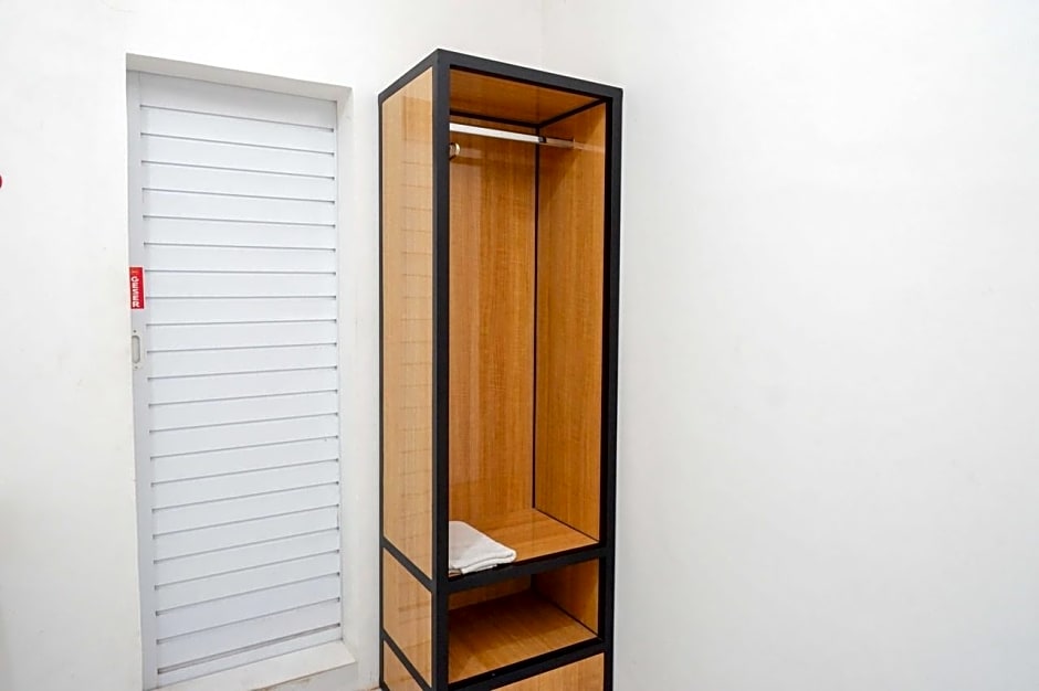 RedDoorz near Rita Super Mall Purwokerto