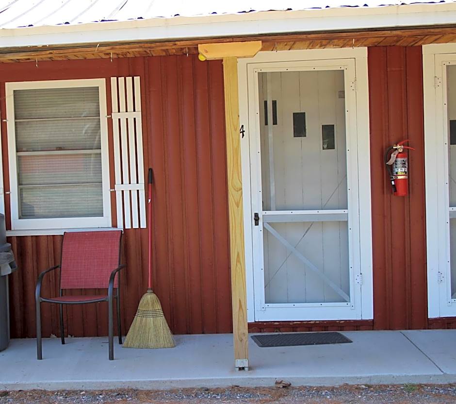 Two Rivers Motel and Cabins of Kenton, MI