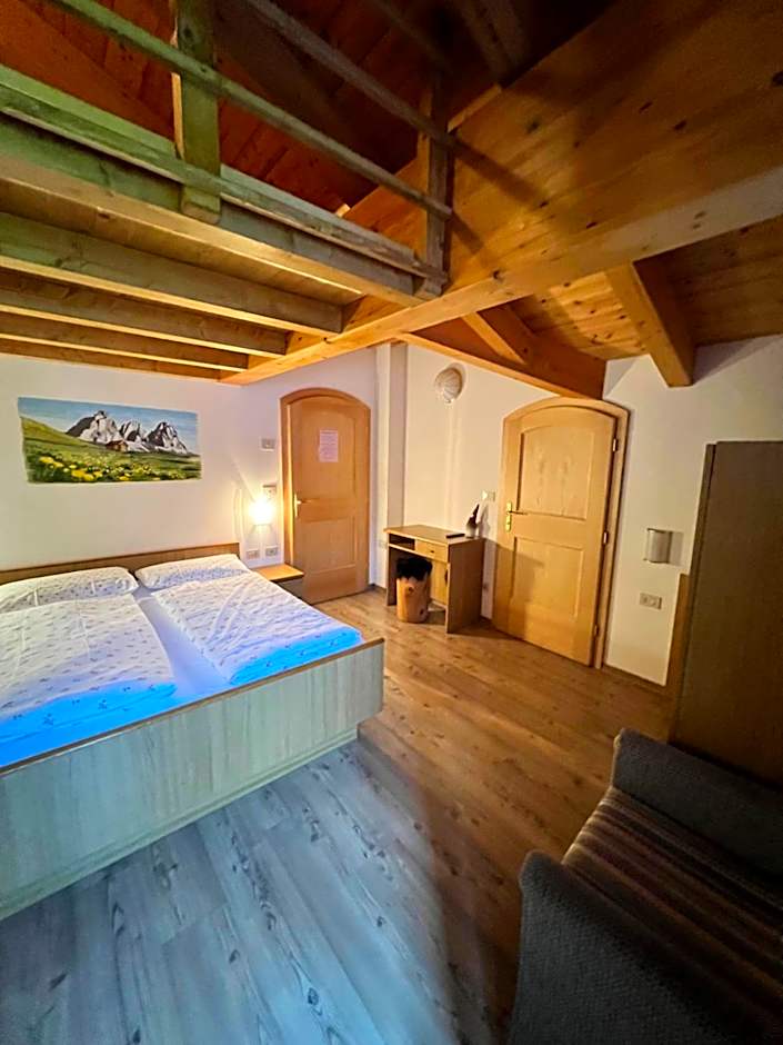 Garni Eden Bed and breakfast