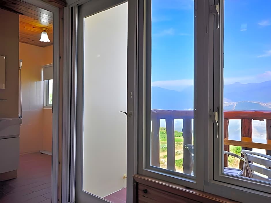 Dindai Glass Vacation Villa