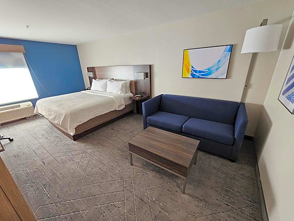Holiday Inn Express Hotel & Suites Cincinnati-Blue Ash By IHG