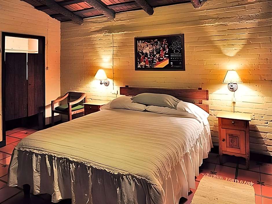 Villa Patzcuaro Garden Hotel