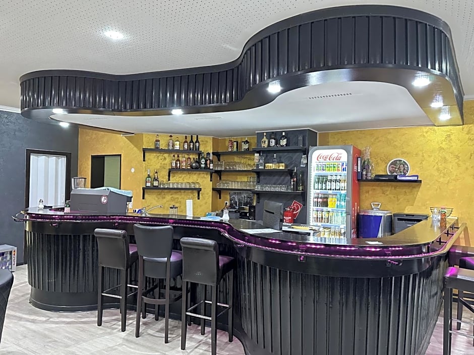 Hotel Annis M&P