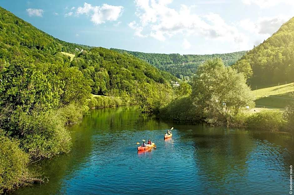 Peanut Medieval Lodge