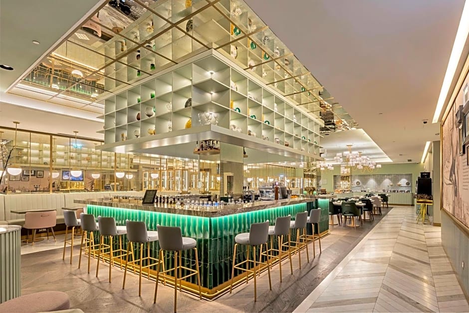 The Emerald House Lisbon, Curio Collection by Hilton