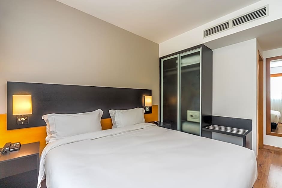 Paraiso Suites by Charlie