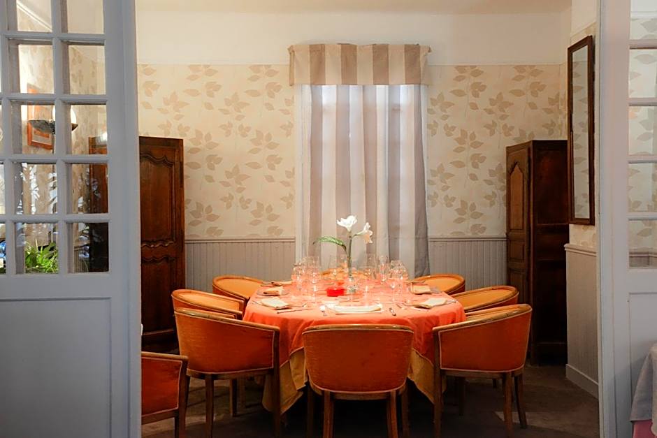 Logis Hôtel et Restaurant du Dauphin